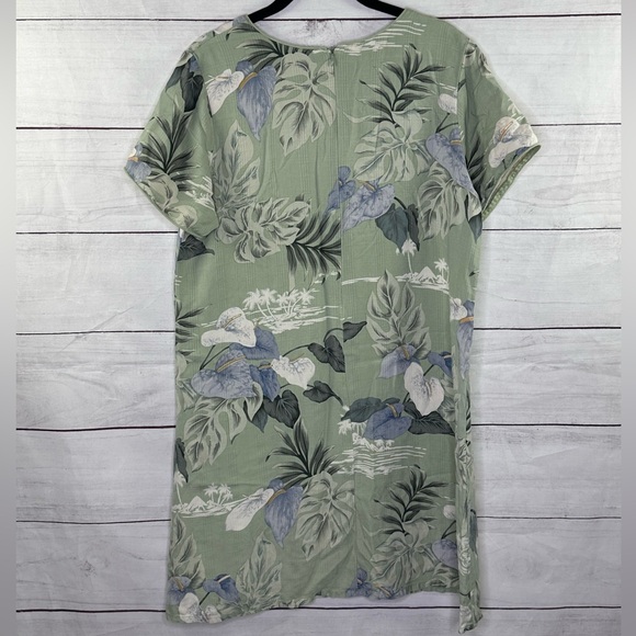 Hawaiian Reserve Collection Vintage Floral Hawaiian Dress - Picture 2 of 5